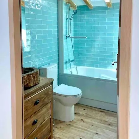 Fisherman's House With Sea Views كولِيورْ